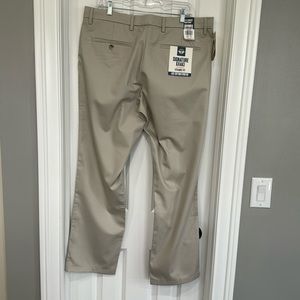 Men’s Dockers Khaki 38x32